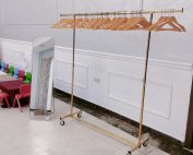 تاجير علاقات ملابس في الكويت